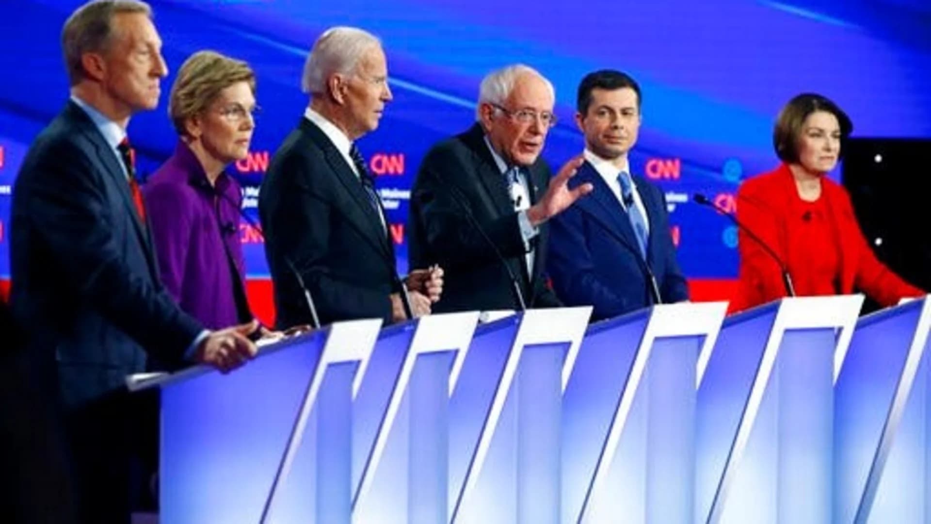 Warren, Sanders spar over her claim he said woman can't win