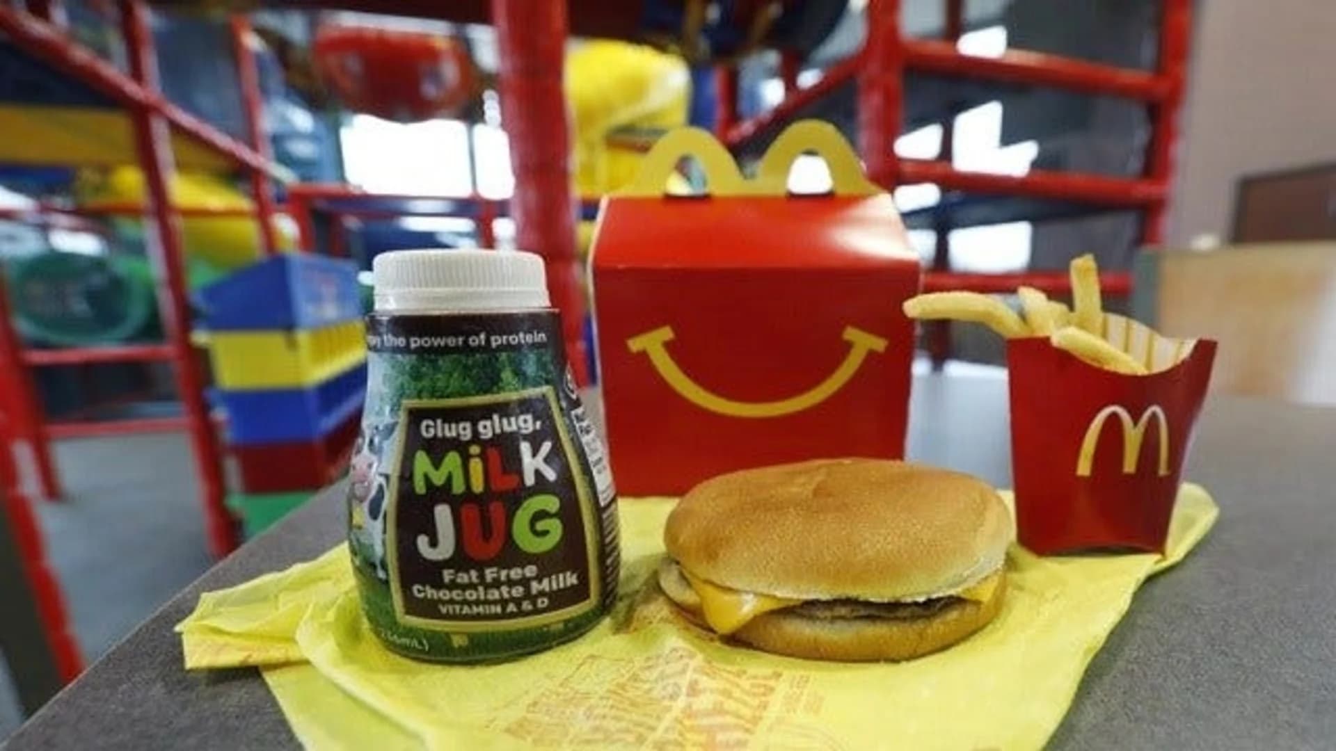 McDonald’s moves cheeseburgers off Happy Meal menu