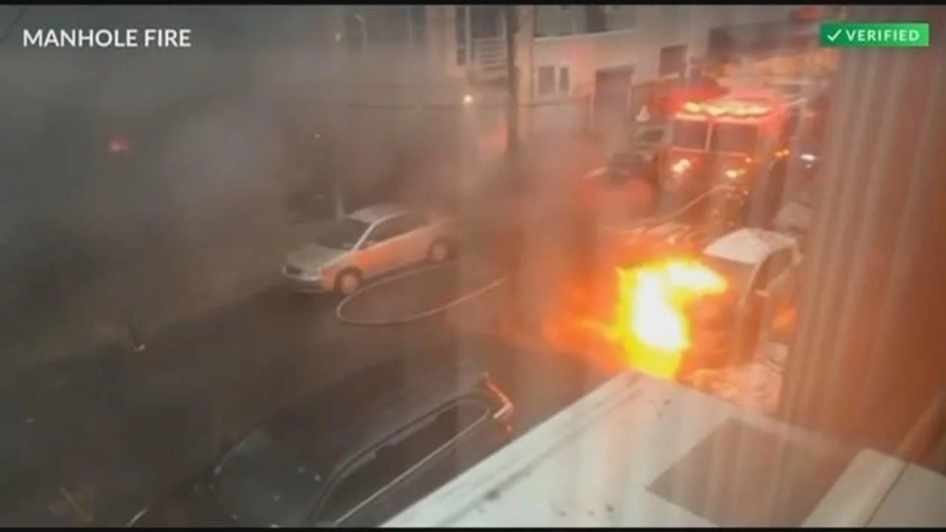 Manhole fire breaks out in Williamsburg