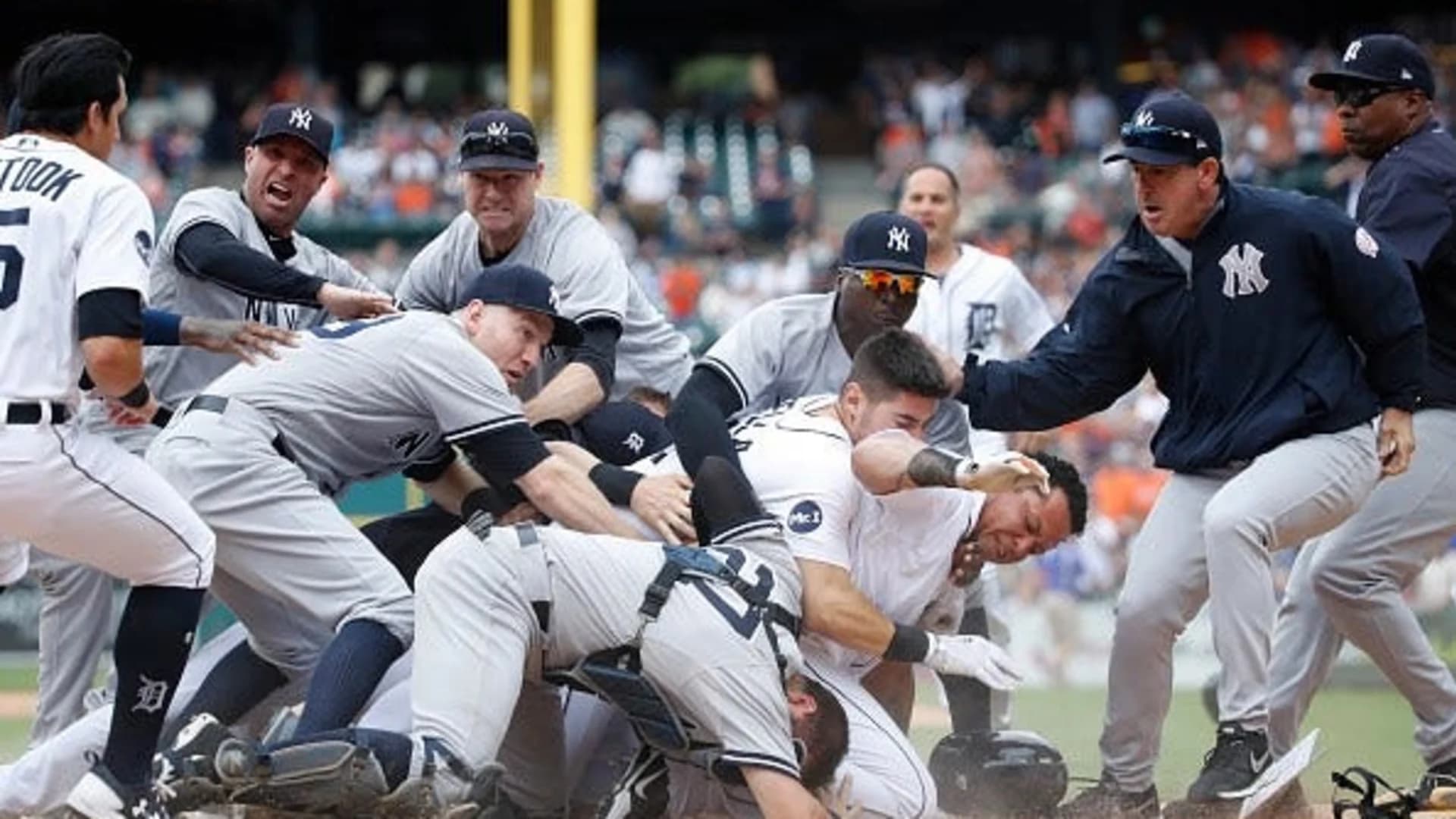 Tigers' Cabrera banned 7 games, Yankees' Sanchez 4 for fight