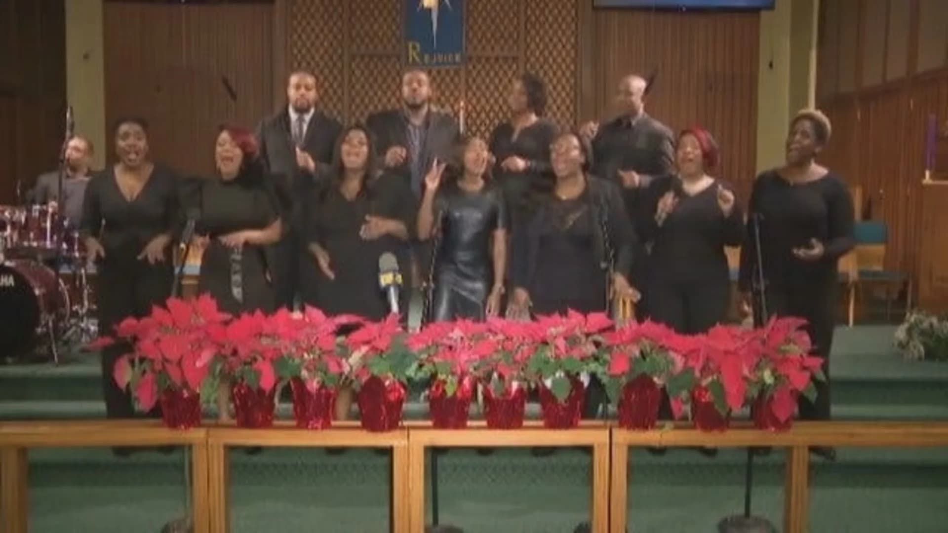 Raymond Trapp & I.M.A.G.E. Choir performs holiday songs