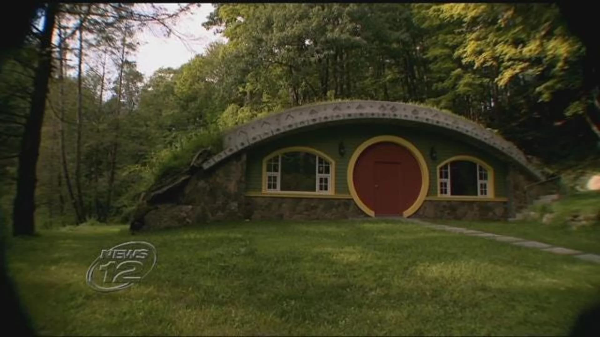 ‘Lord of the Rings’ superfan builds Hobbit-like house