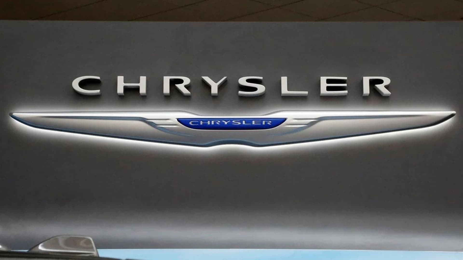 Fiat Chrysler recalling more than 208,000 minivans