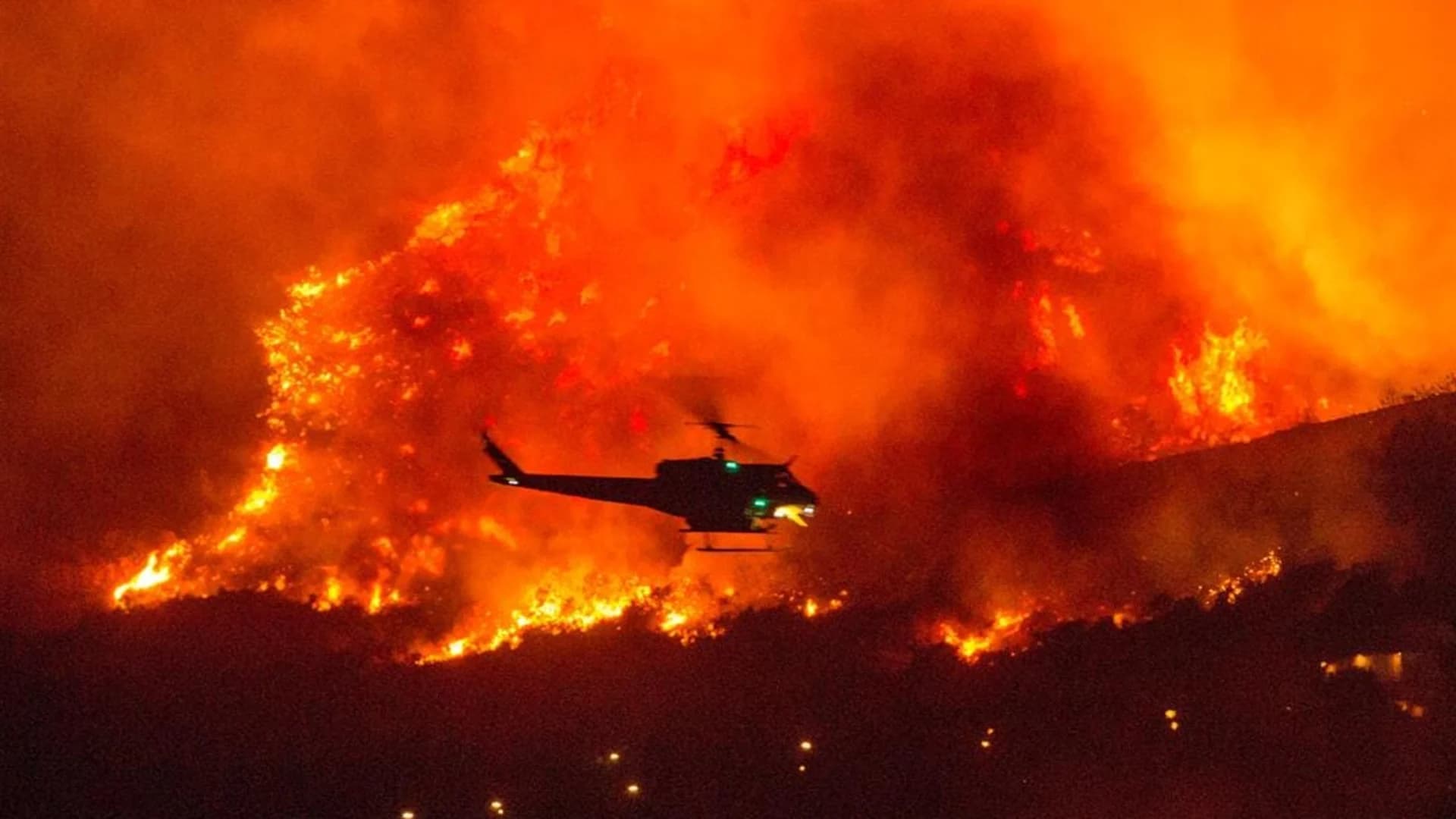 More than 200 airlifted to safety from California wildfire