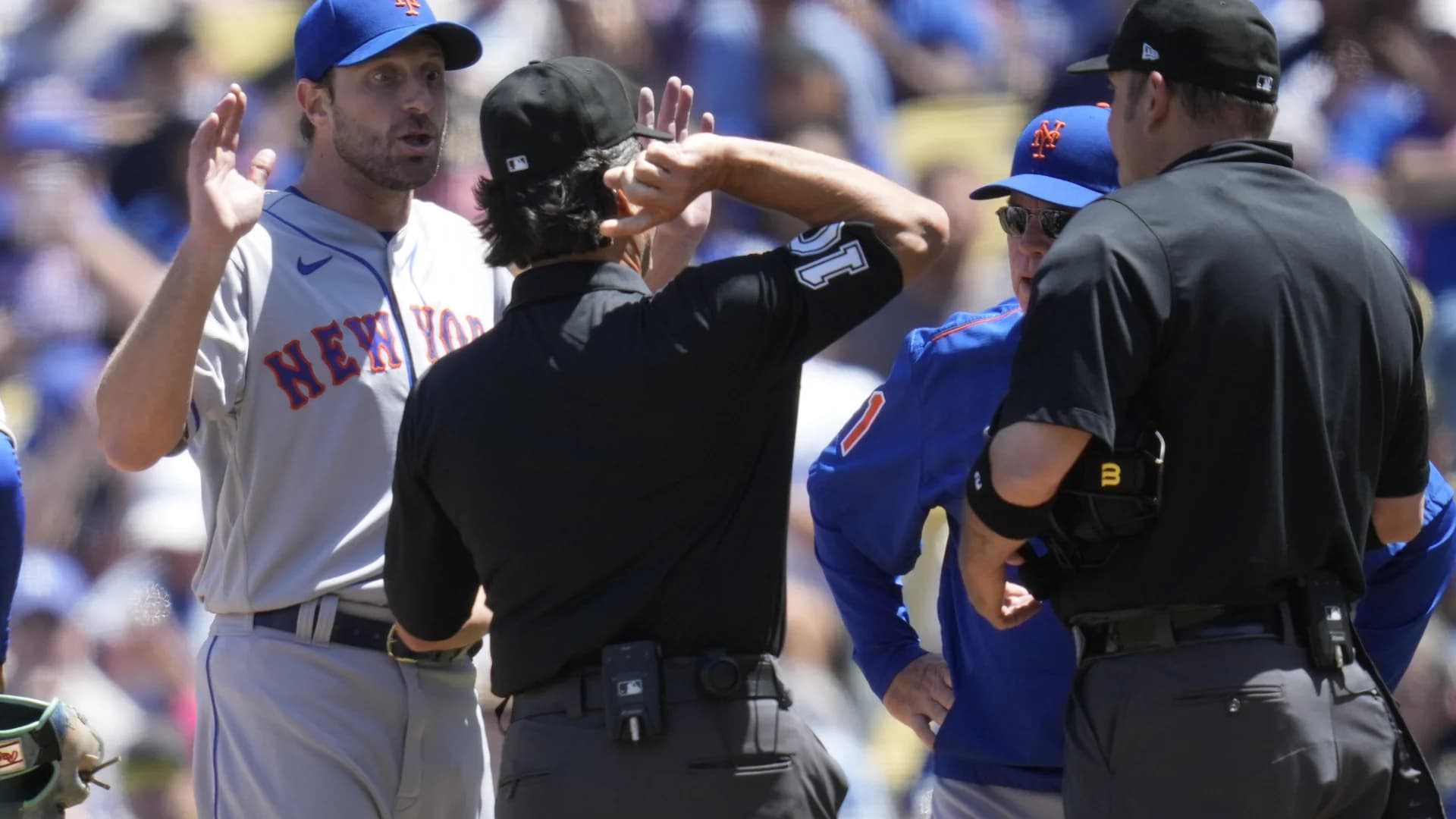 Mets' Scherzer ejected for sticky stuff after umpire check
