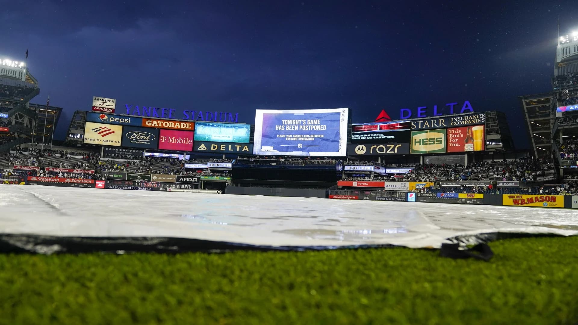Yanks-Mets rained out in Subway Series opener, play 2 Sunday