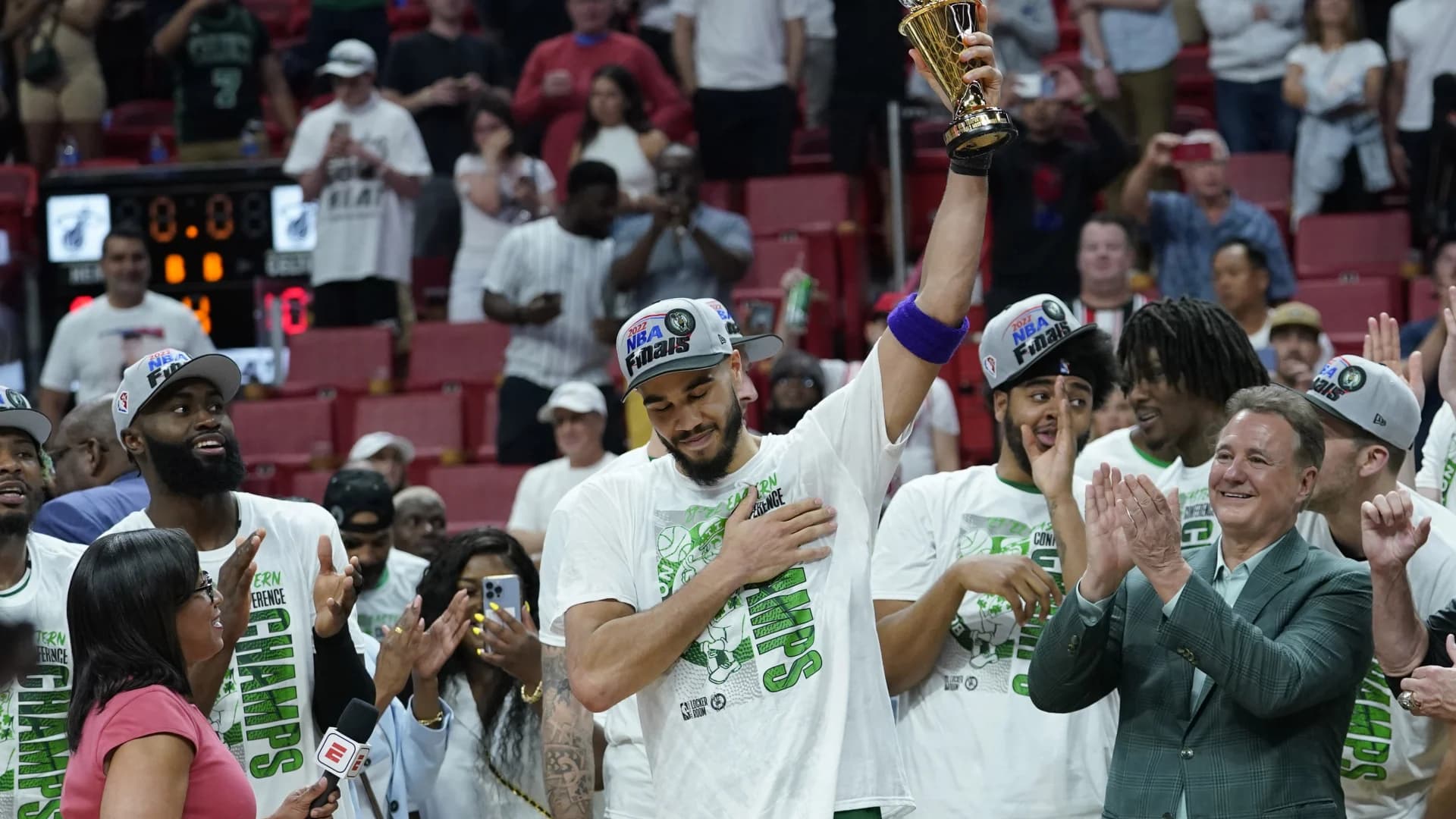 Celtics reach NBA Finals, hold off Heat 100-96 in Game 7