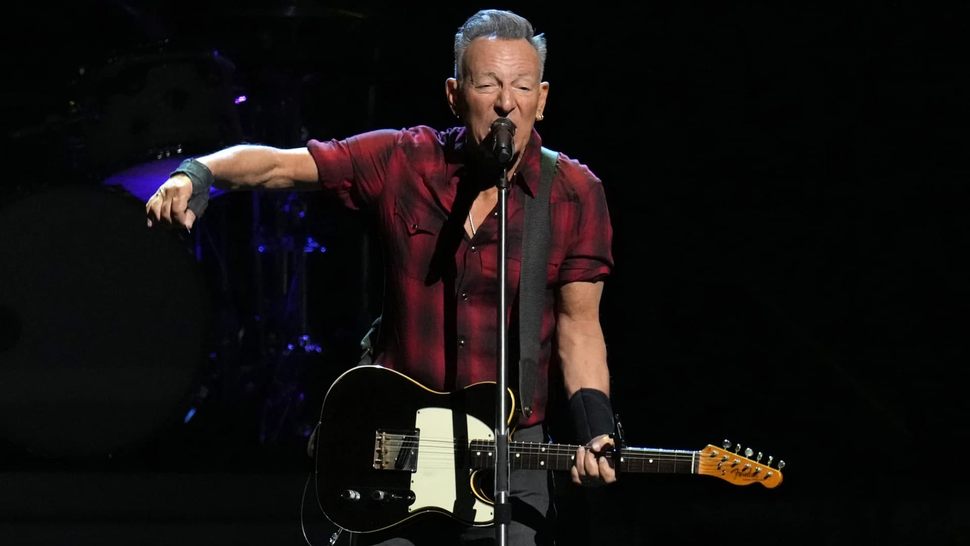 Bruce Springsteen returns to the stage after health issues postponed his 2023 world tour