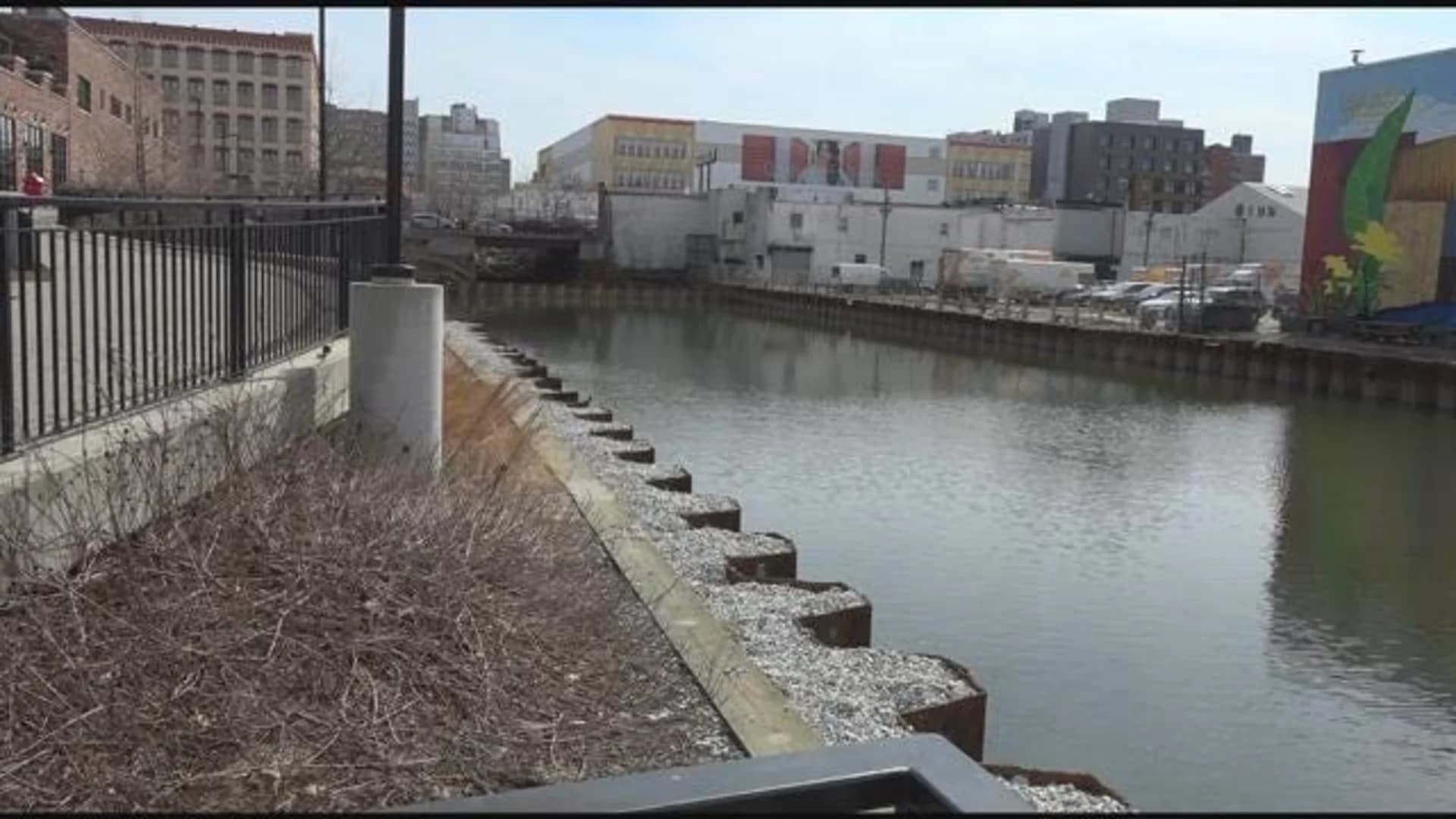 EPA goes to work cleaning up Gowanus Canal