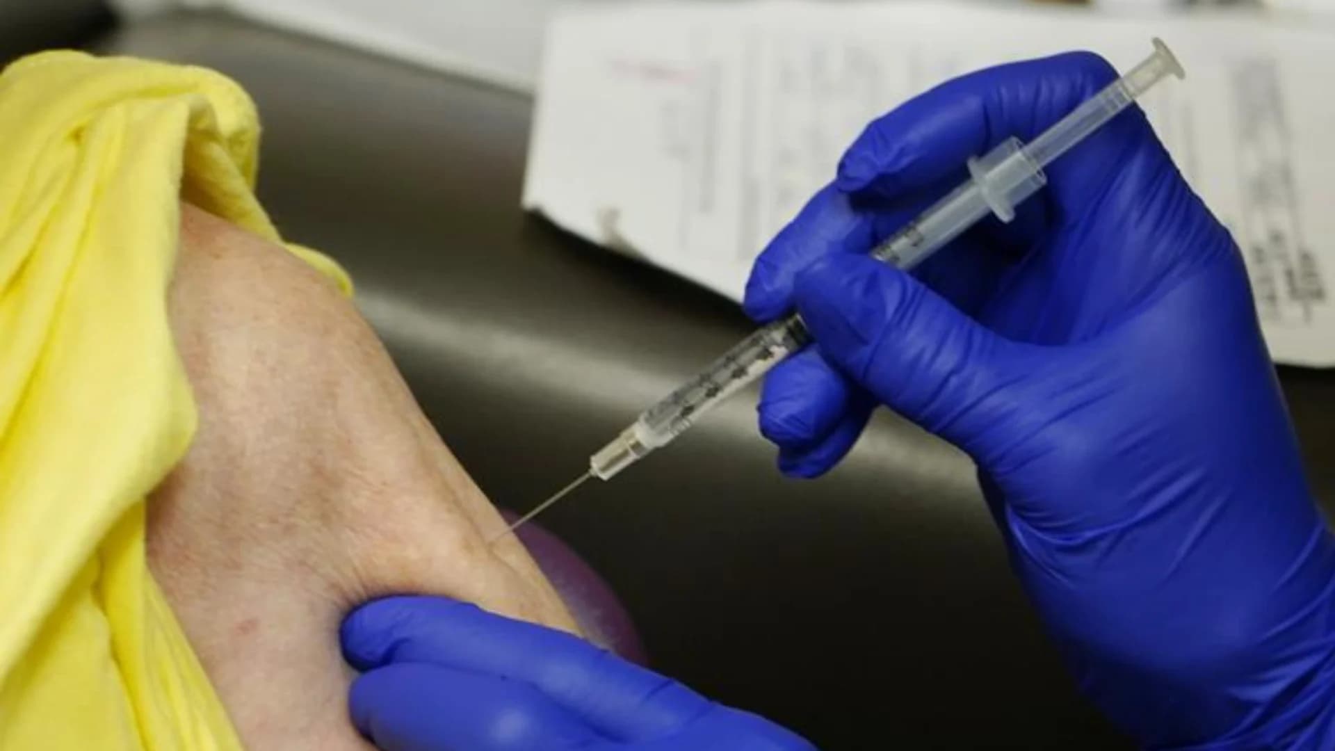 Infections persist as vaccinations lag at some nursing homes
