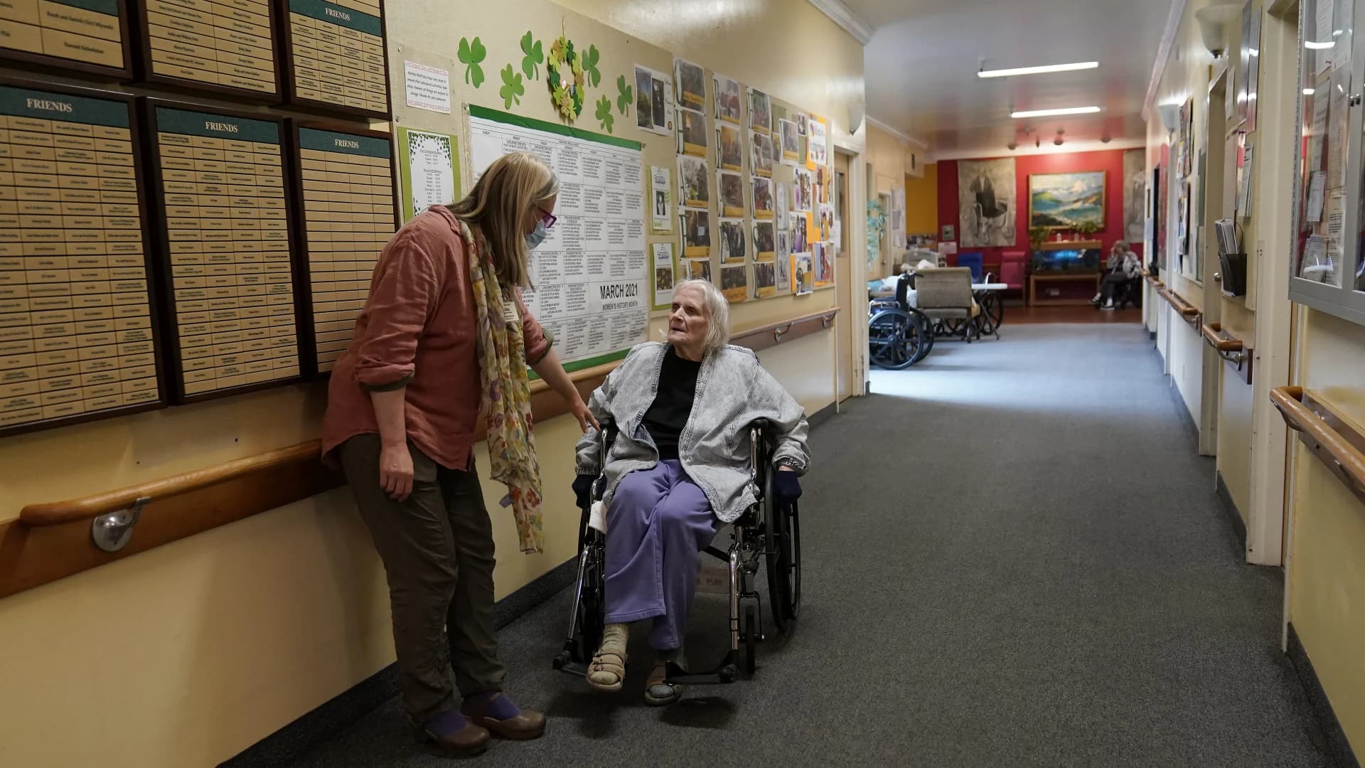 Gov. Cuomo announces new nursing home visitation guidance; 14-day period without cases scrapped