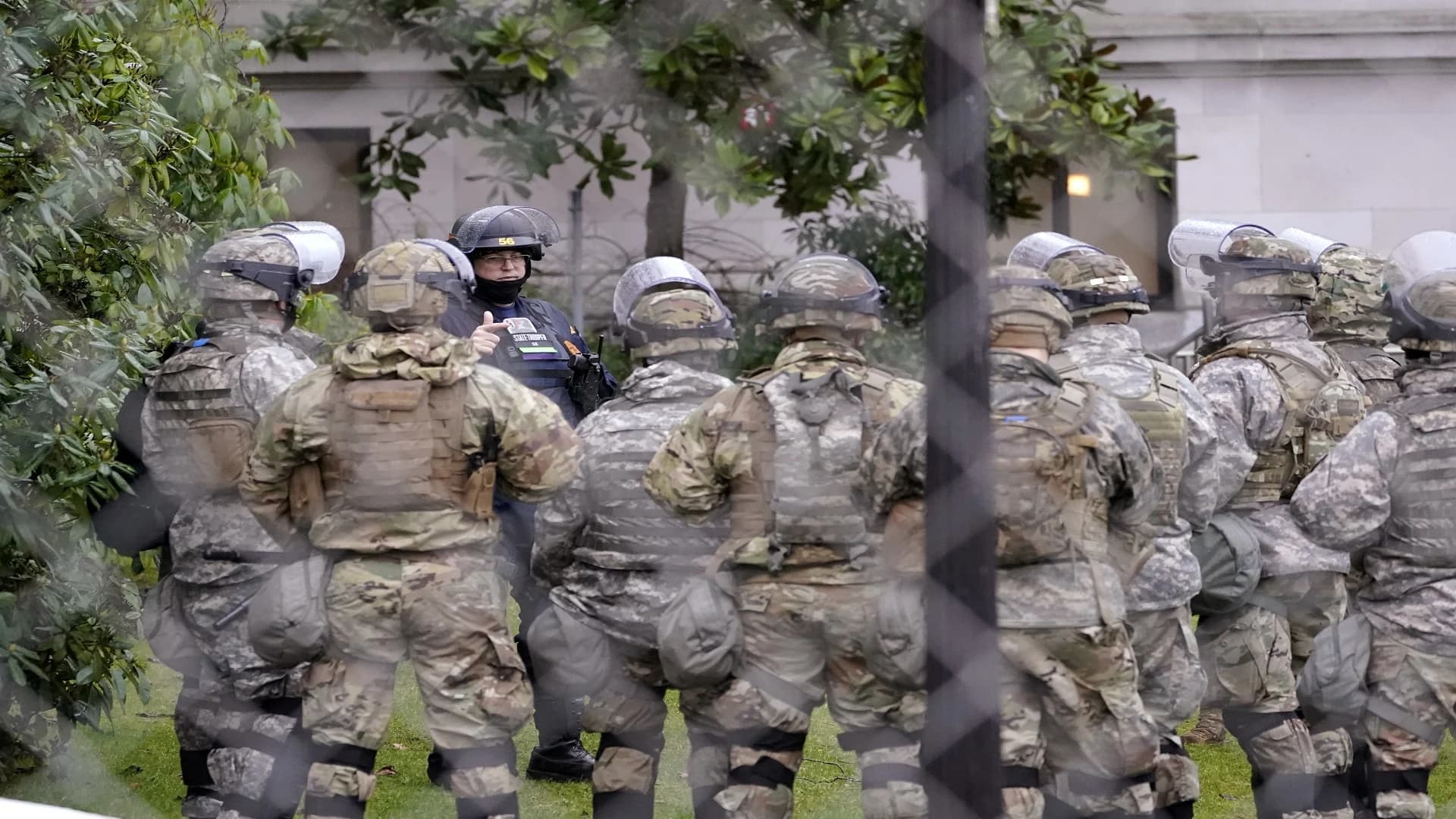 National Guard deploying 10,000 troops to Washington, DC