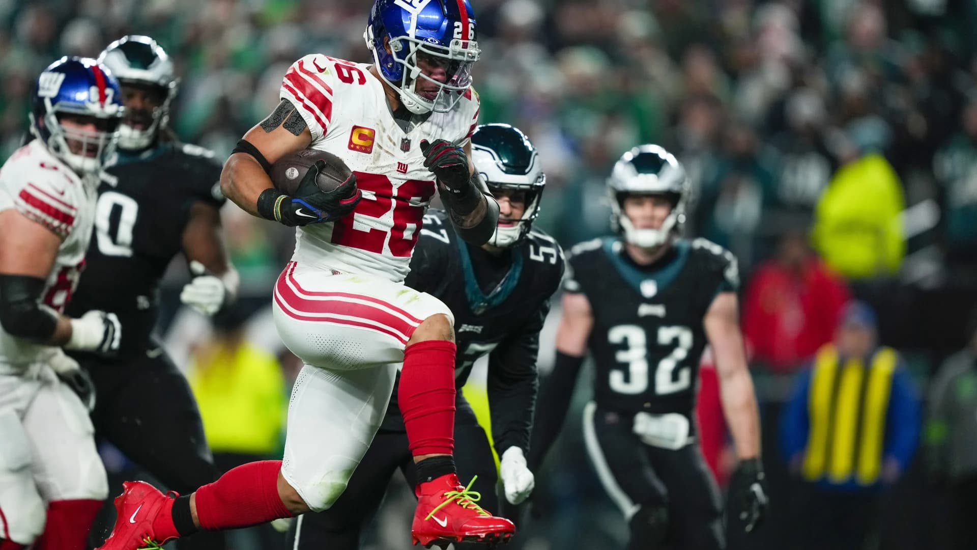 Eagles reach free-agent deals with Bryce Huff and Saquon Barkley, AP source says