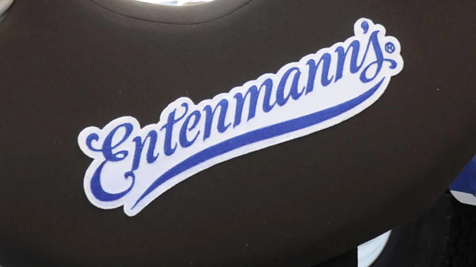 Charles Entenmann, who helped expand family's bakery into national brand, dies at 92