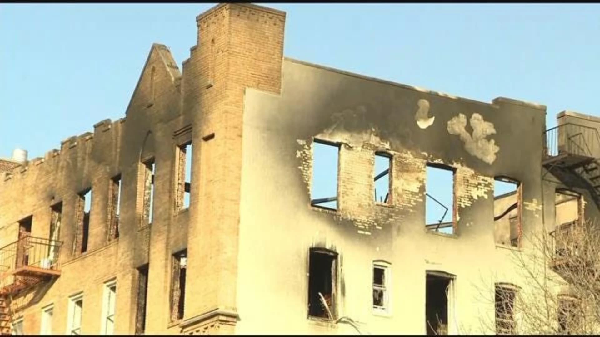 FDNY: Raging fire leaves Sunset Park building uninhabitable; 100 displaced