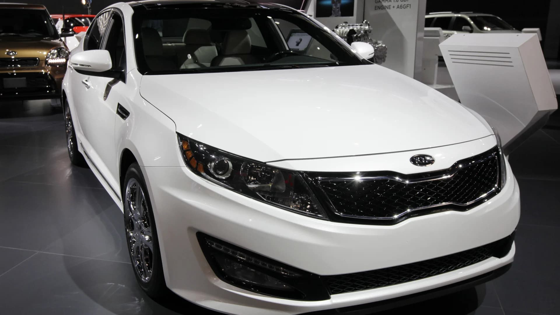 Kia recalls sedans because plates in ceiling can come loose