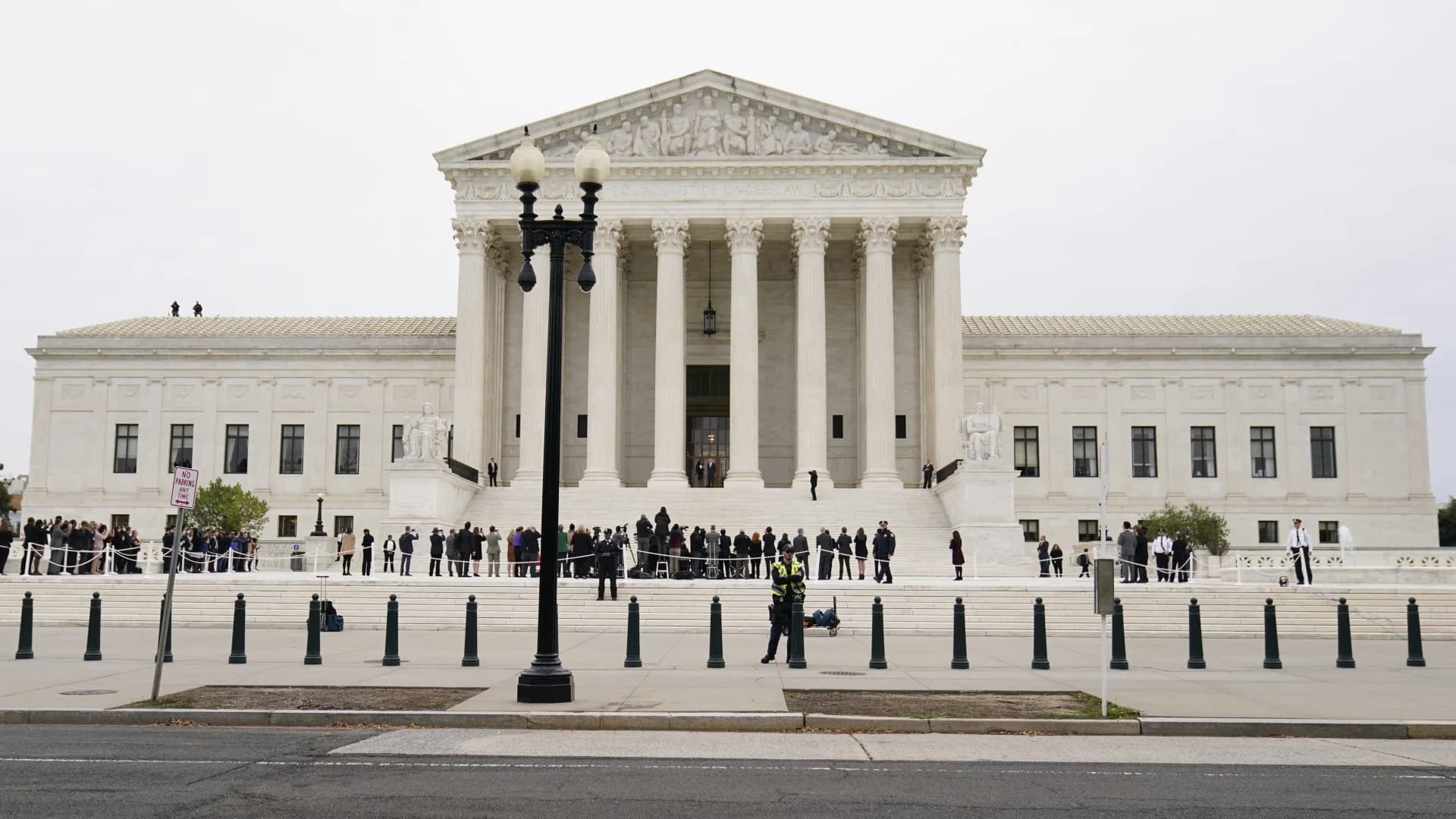 Monmouth poll: Majority of Americans see US Supreme Court as ‘out of touch’