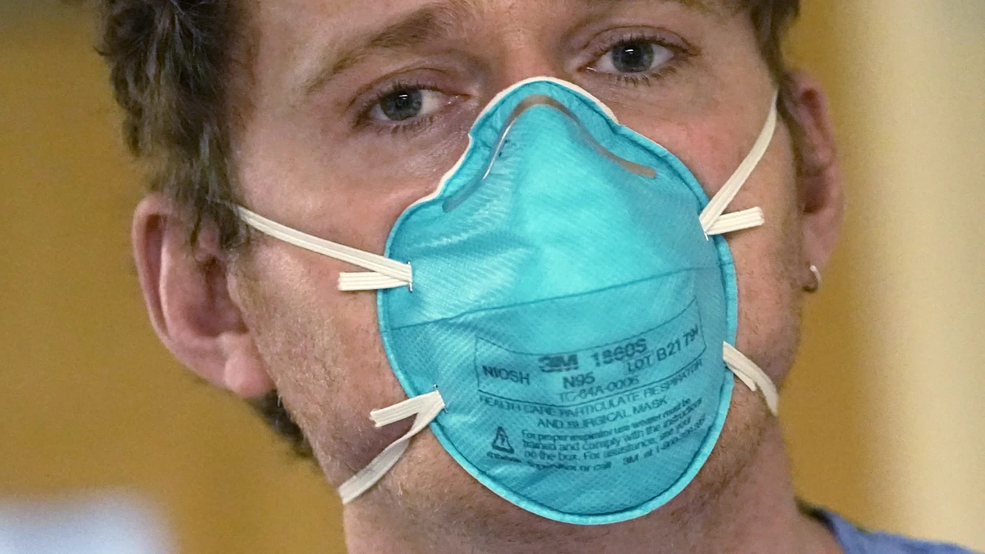 CDC encourages more Americans to consider N95 masks
