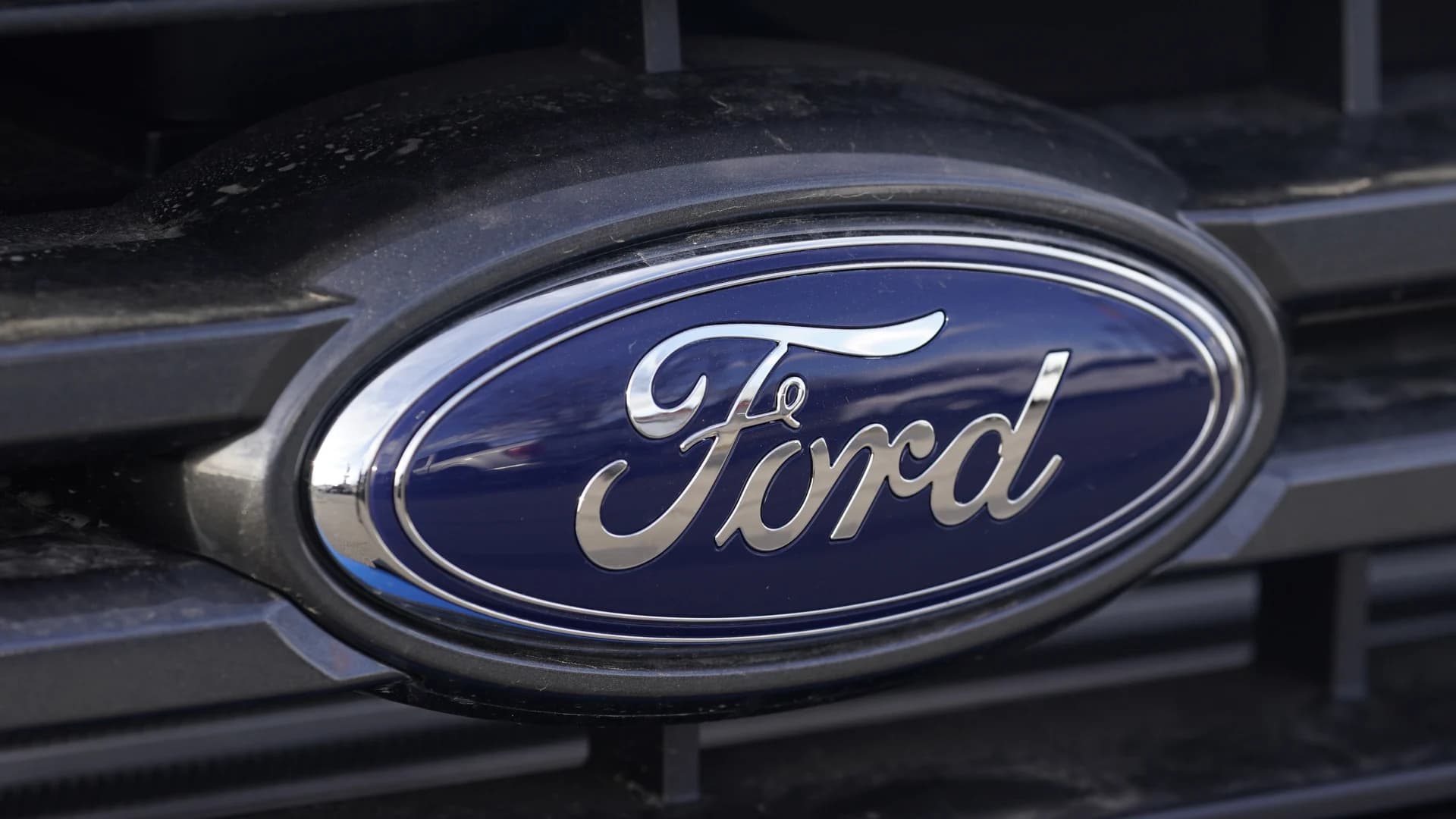 Ford recalls SUVs; heating and cooling fans can catch fire