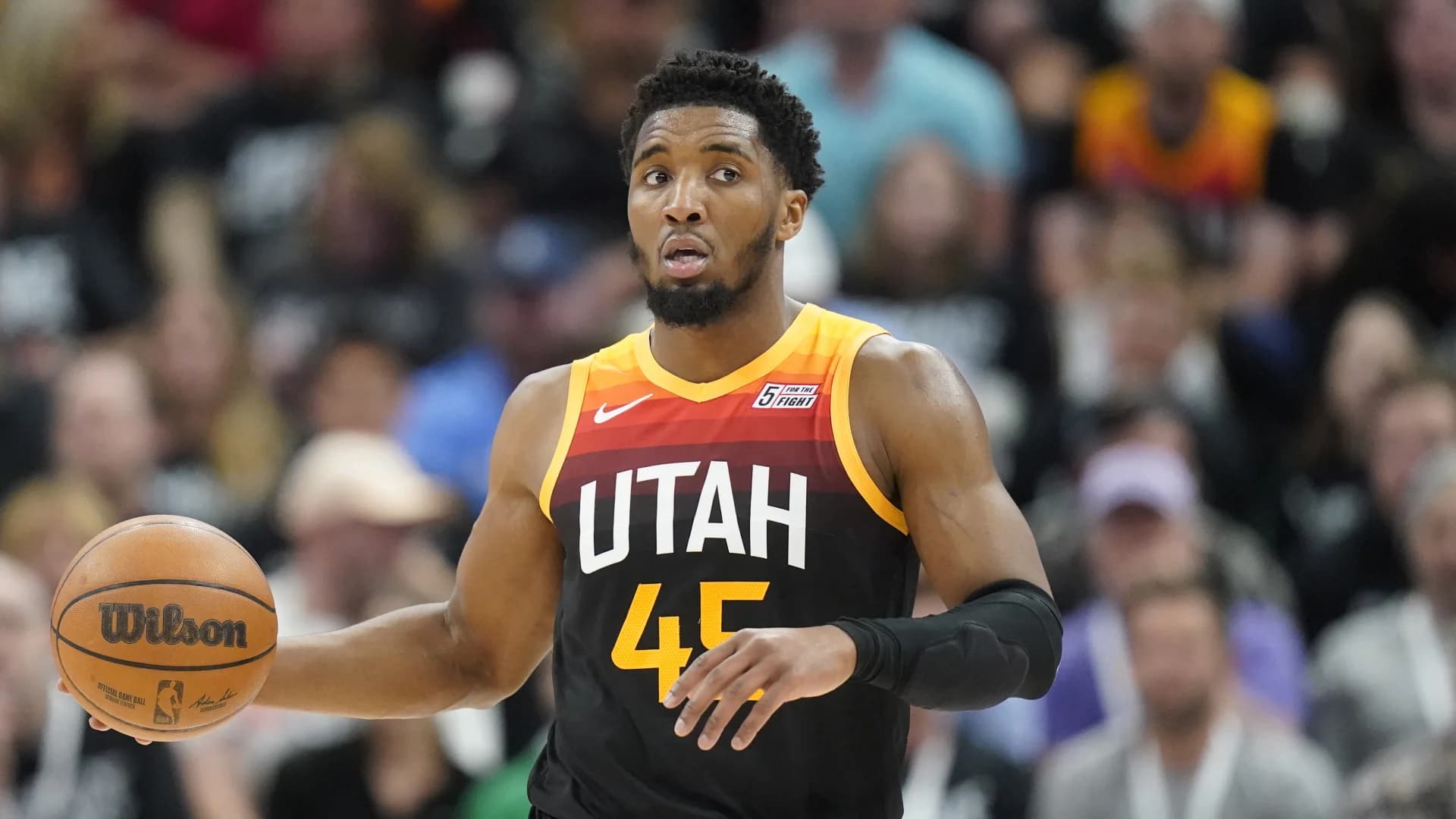AP source: Cavaliers acquiring Donovan Mitchell from Jazz